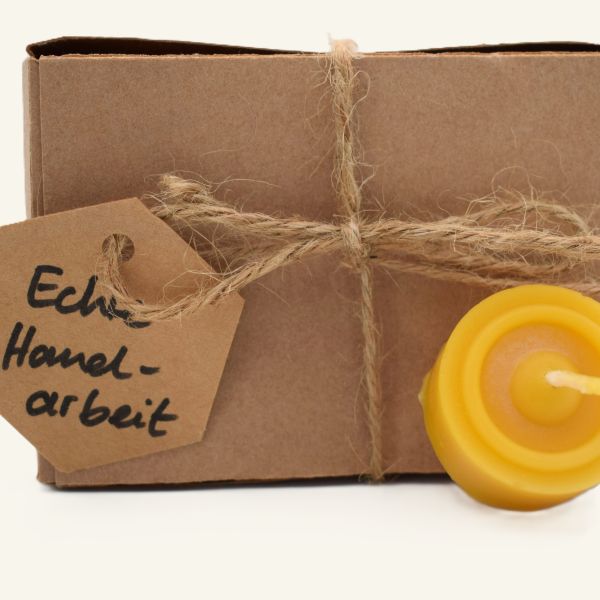 Handgegossene Bienenwachsteelichter Set. Bienenwachsteelichter aus 100 % reinem Bienenwachs