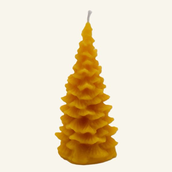 handgegossene Bienenwachskerze Tannenbaum. Kerze in Baumform